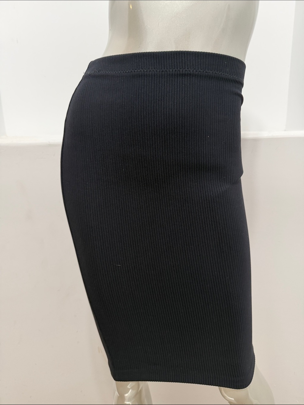 Nadia Tarr Black Ribbed Bodycon Midi Skirt Sz S Made in NY Stretch